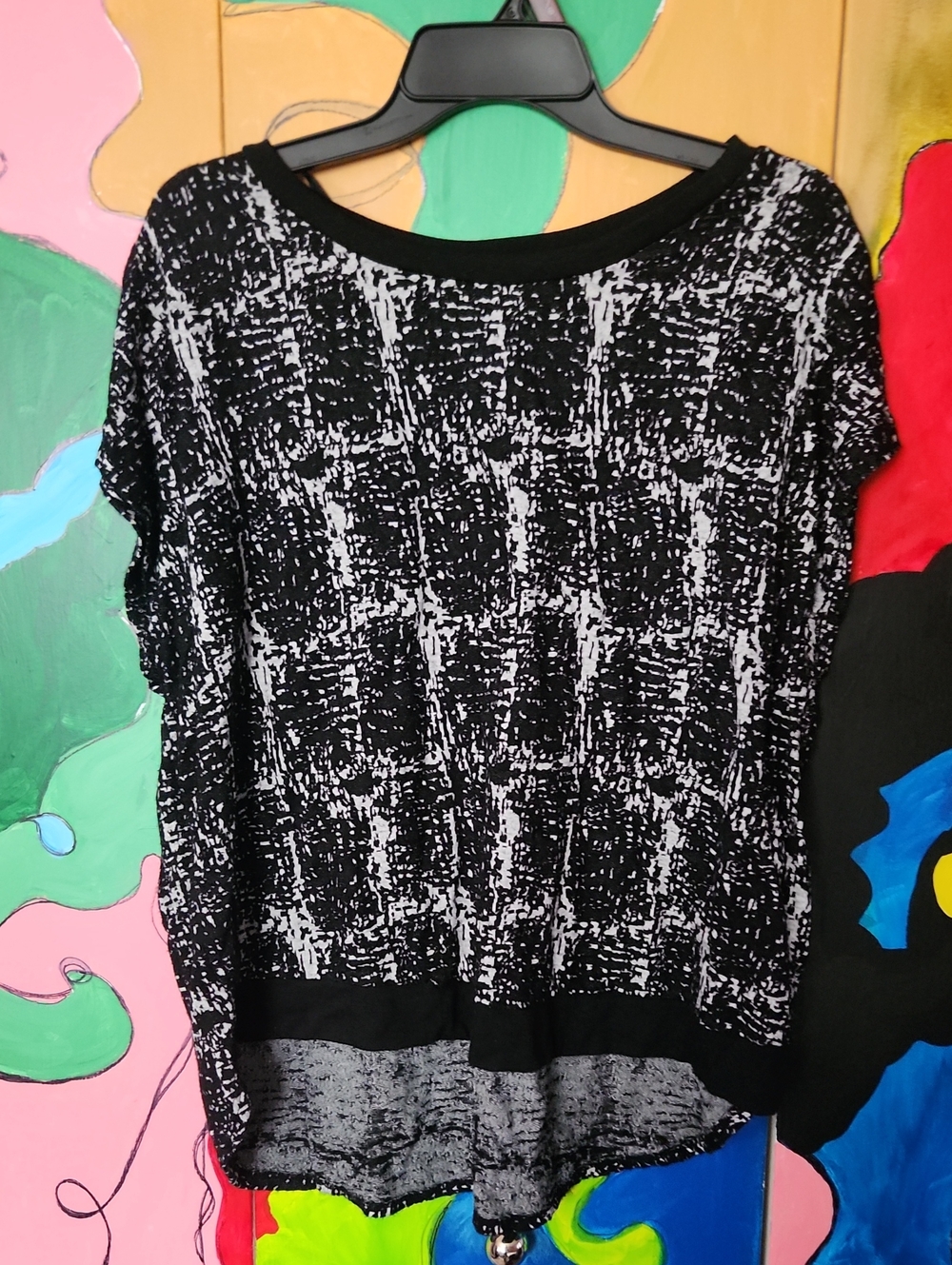 Black and White Patterned Women's Shirt - Long In the Back